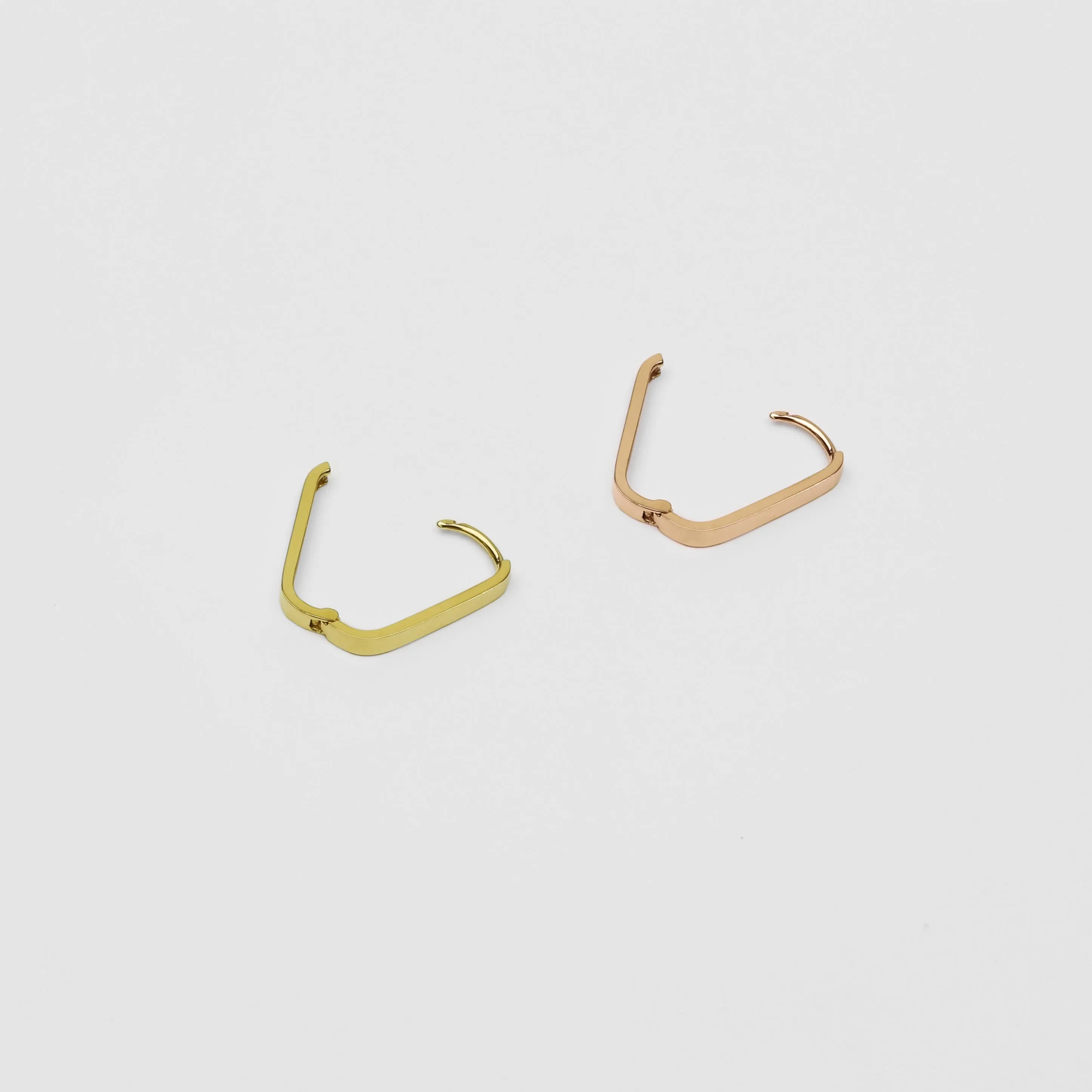 14k Solid Gold Oval Hoop Earring