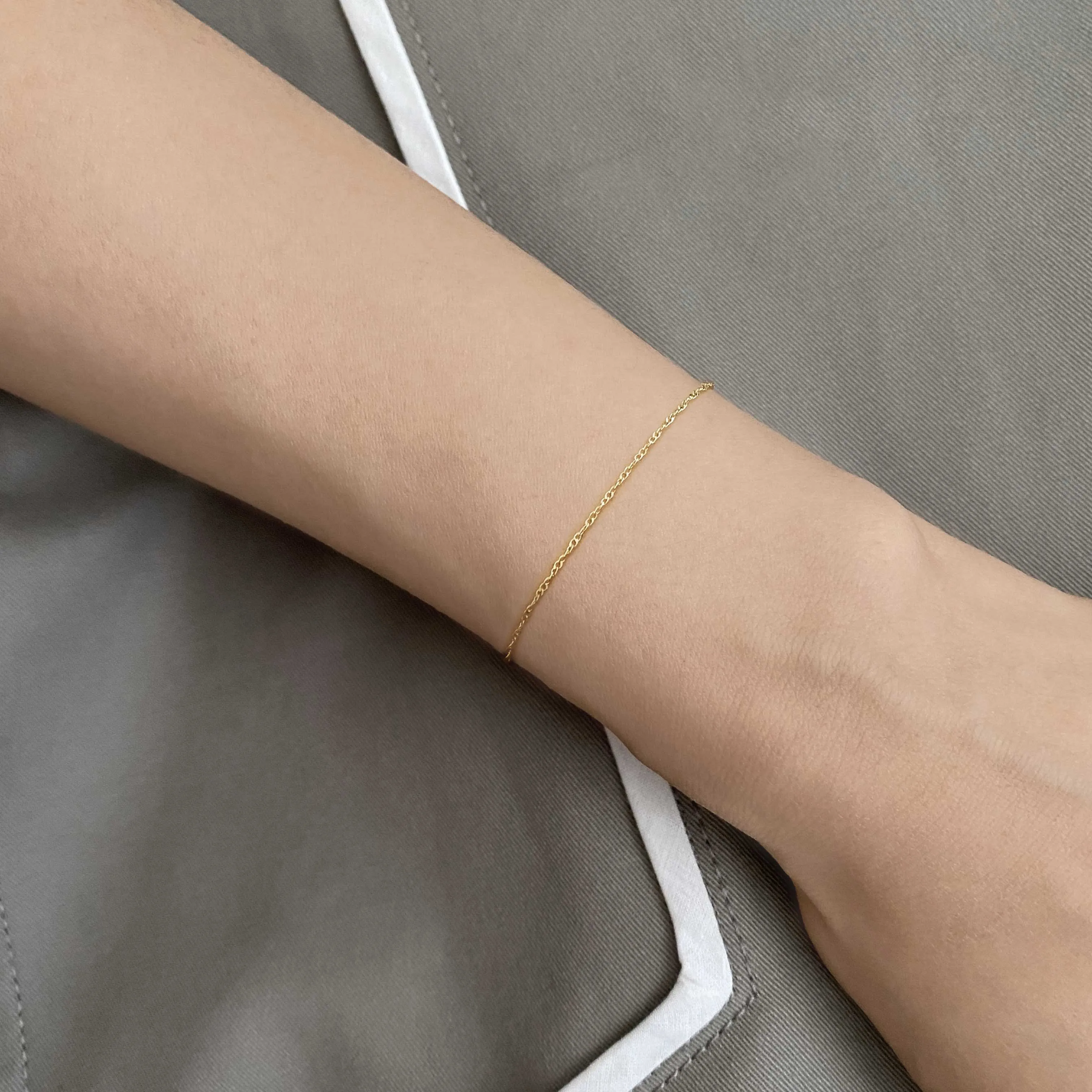 14k Solid Gold Thin Twist Chain Bracelet