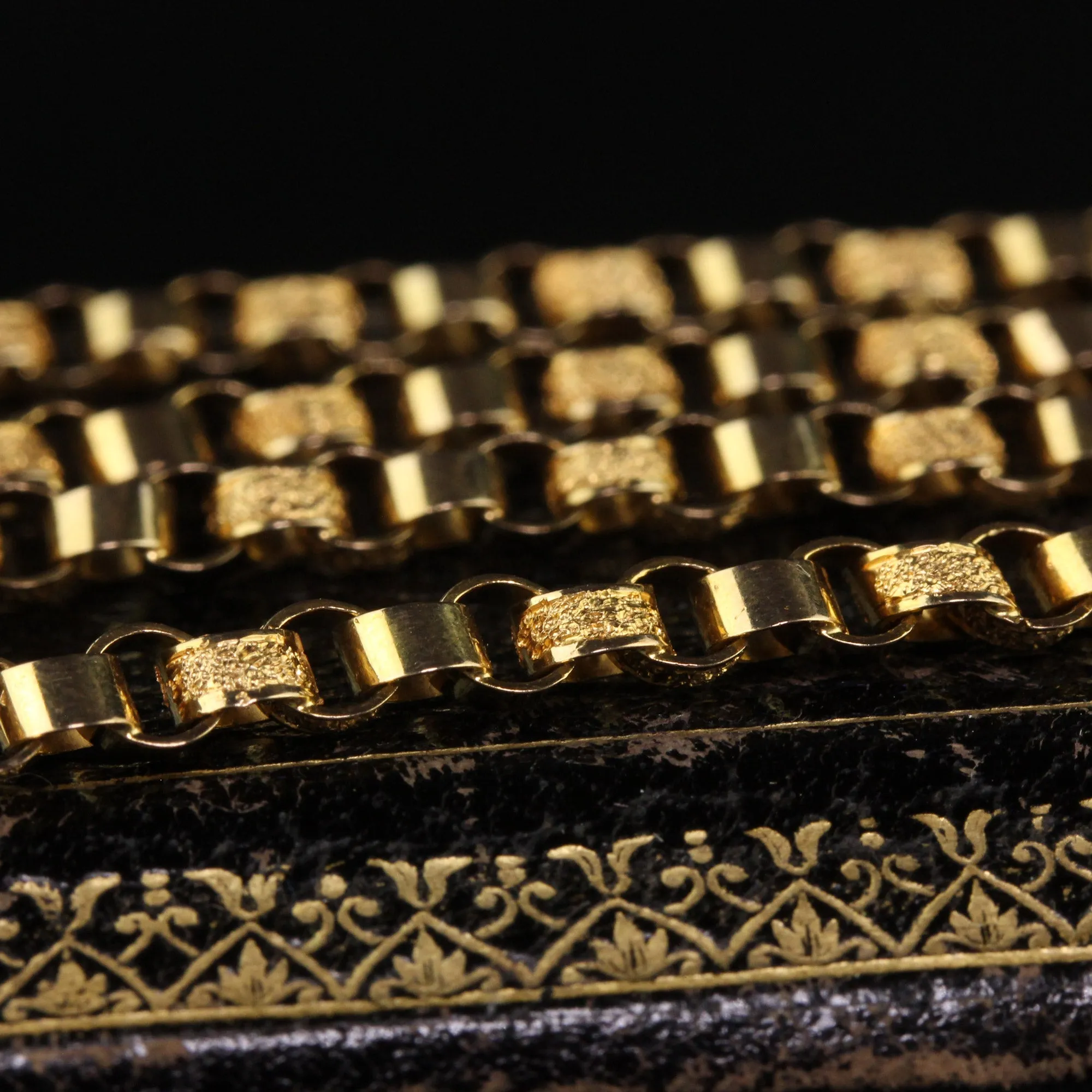 Antique Art Deco 14K Yellow Gold Flat Geometric Link Chain Necklace