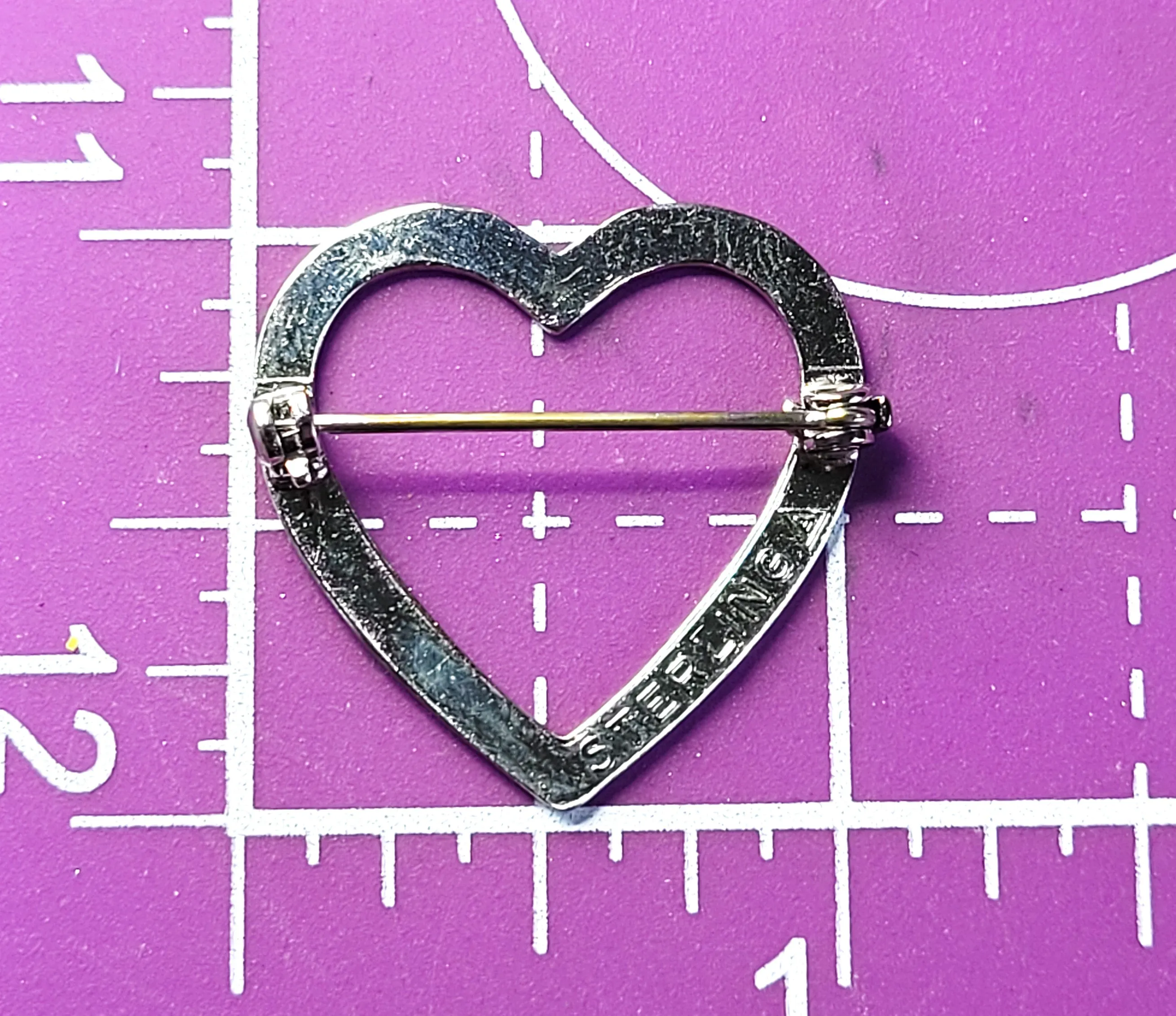 Bernard Abel & Co RI etched sterling silver open heart brooch 925