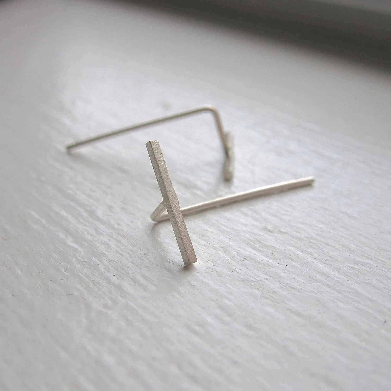 Classic Minimalist Hand-Made Skinny Bar Threaded Earring - 0122