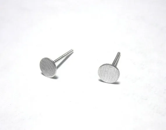 Classic Simplicity Hand-Made Flat Sterling Silver Circle Stud Earrings - 0035