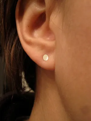 Classic Simplicity Hand-Made Flat Sterling Silver Circle Stud Earrings - 0035