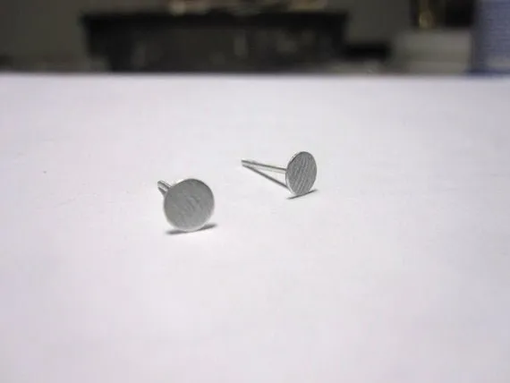 Classic Simplicity Hand-Made Flat Sterling Silver Circle Stud Earrings - 0035