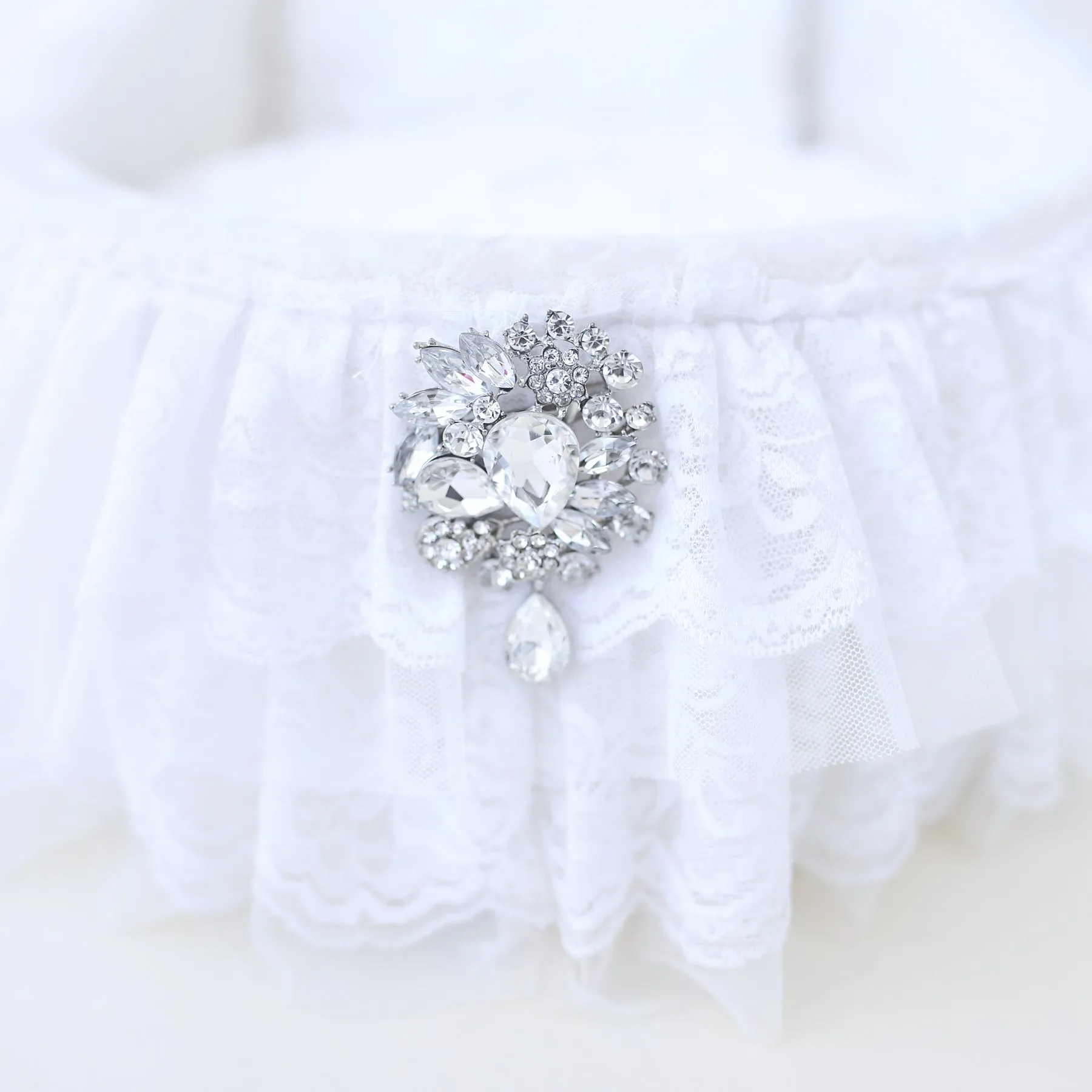 Crib Dog Bed with Ruffles in White (Custom Drop Ship)