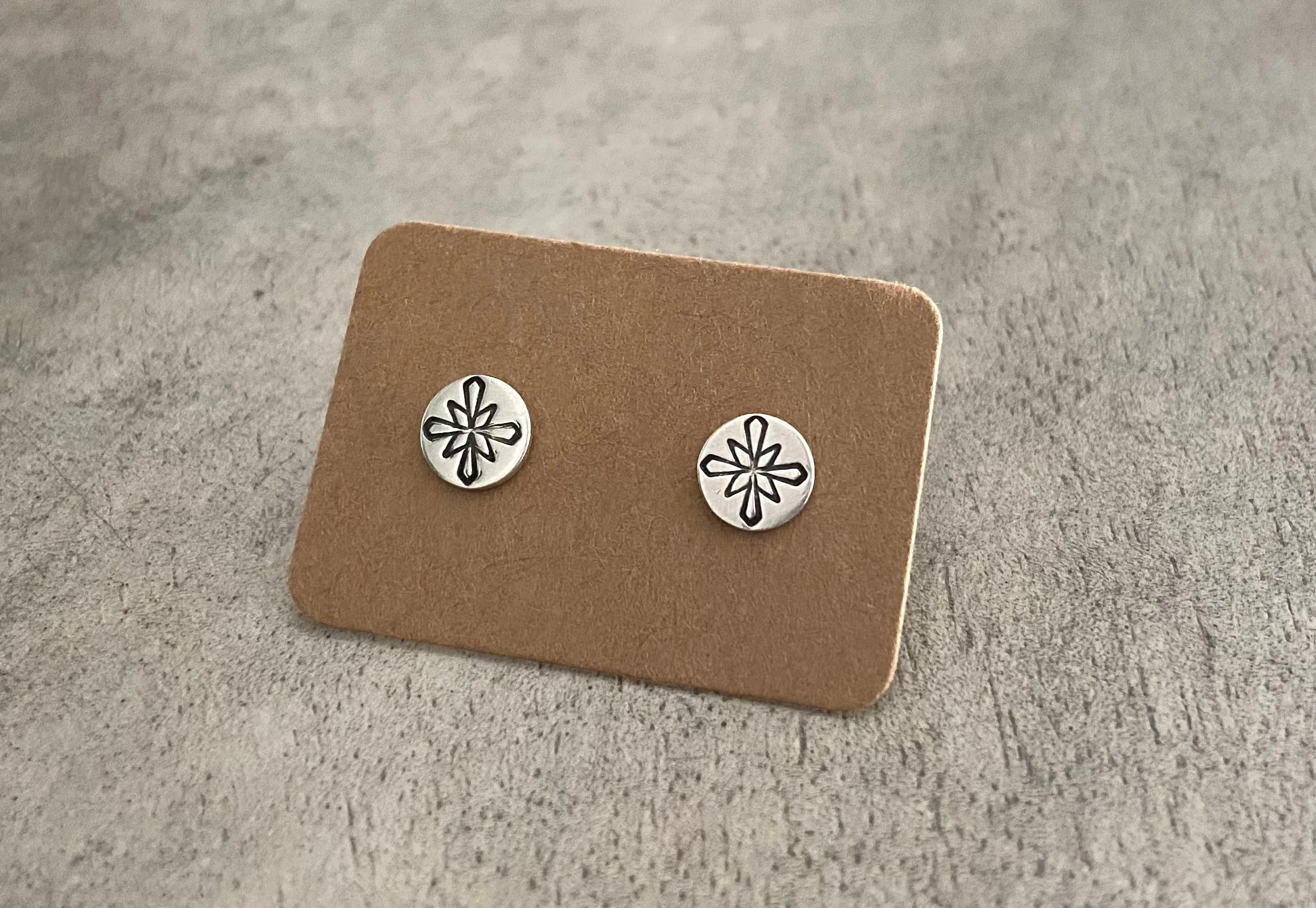 Deco Burst Studs