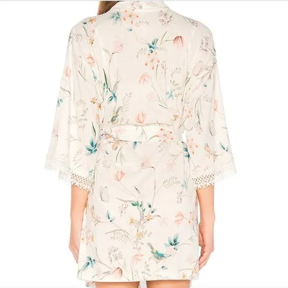 Flora Nikrooz Irene Short Floral Lace Trimmed Robe in Ivory, XS NWT