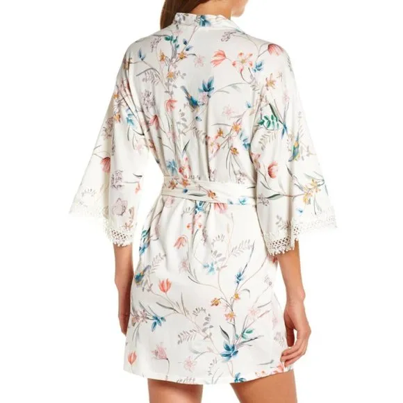 Flora Nikrooz Irene Short Floral Lace Trimmed Robe in Ivory, XS NWT