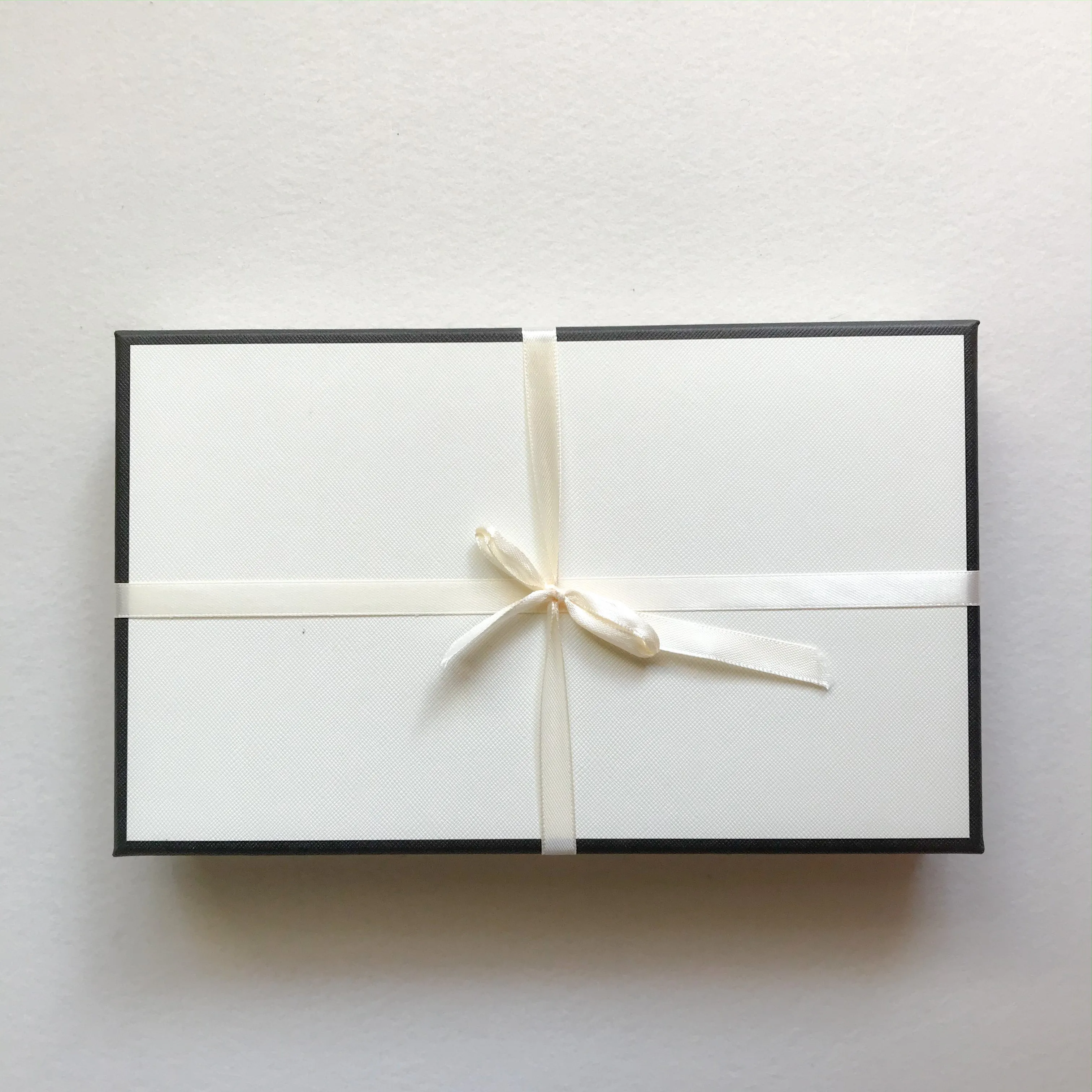 Luxury Mulberry Silk Sleeping Pillowcase with Envelope Closure (Champagne)