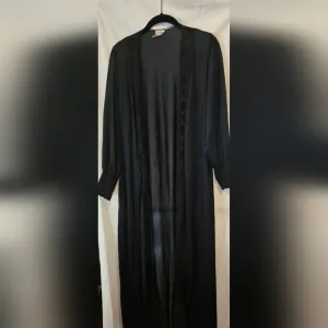 Open Peignoir Style Lace Trim Vintage Black Maxi Robe