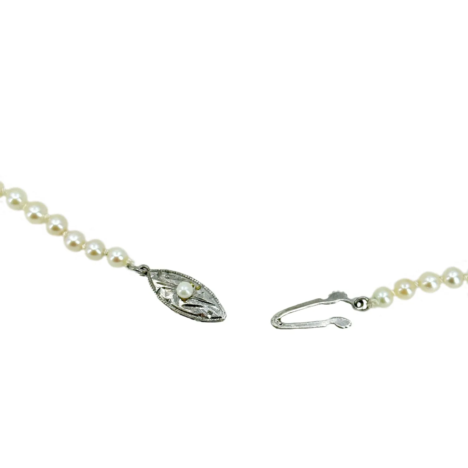 Quality Art Deco Graduated Japanese Saltwater Cultured Akoya Pearl Vintage Necklace - Sterling Silver 20.25 Inch