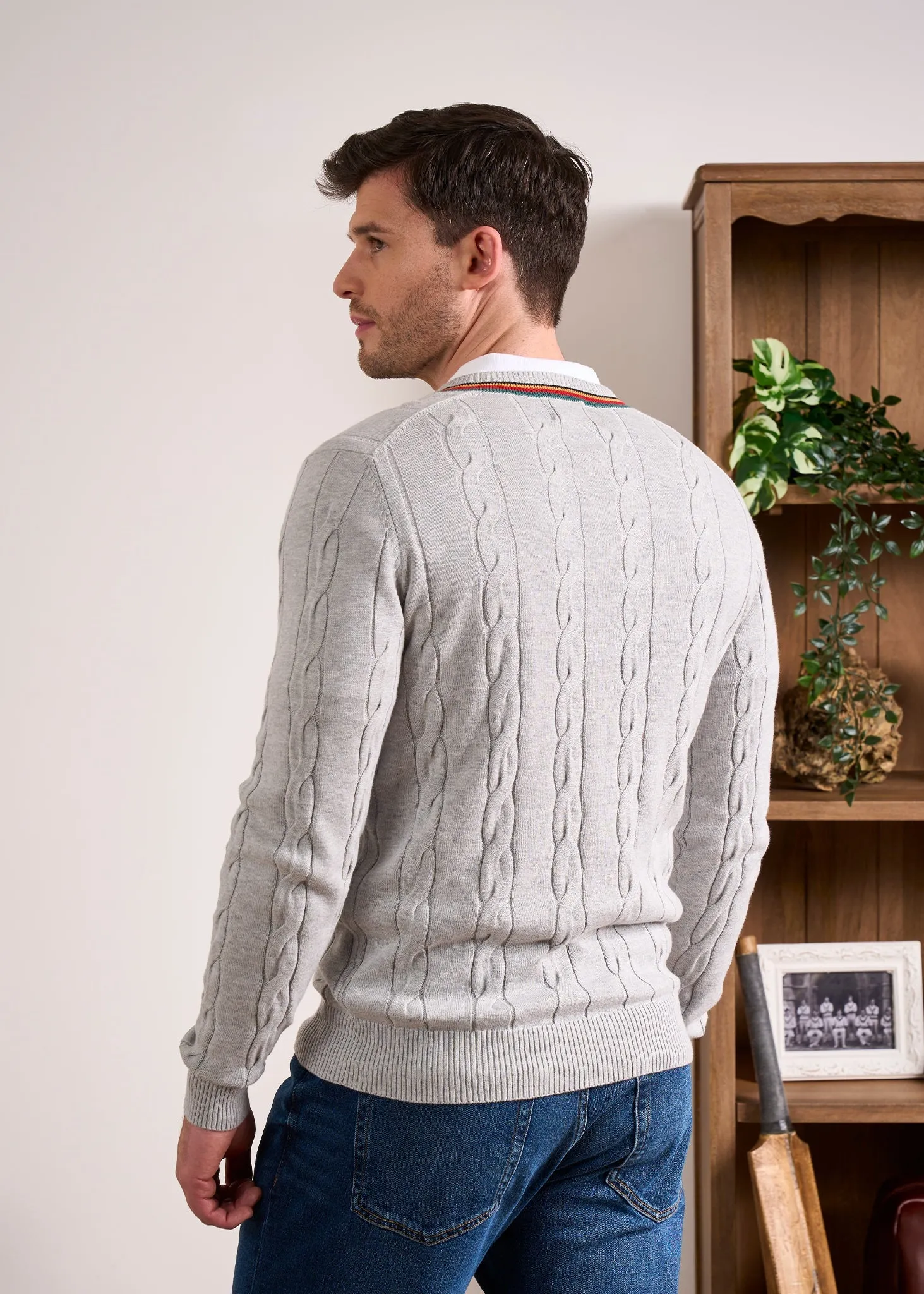 Sandford Cotton Cashmere Cable Knit Vee Neck Jumper In Dove