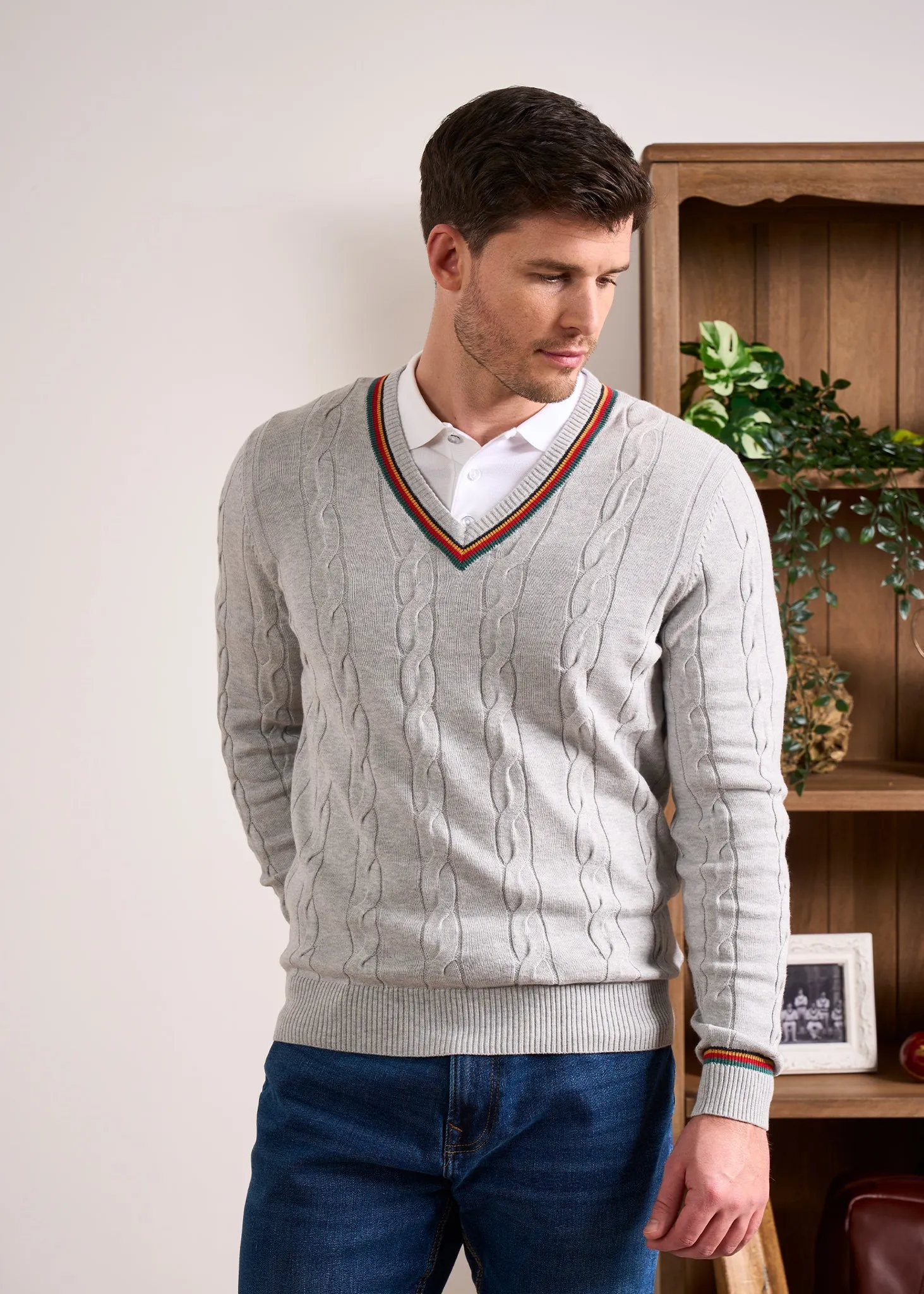 Sandford Cotton Cashmere Cable Knit Vee Neck Jumper In Dove
