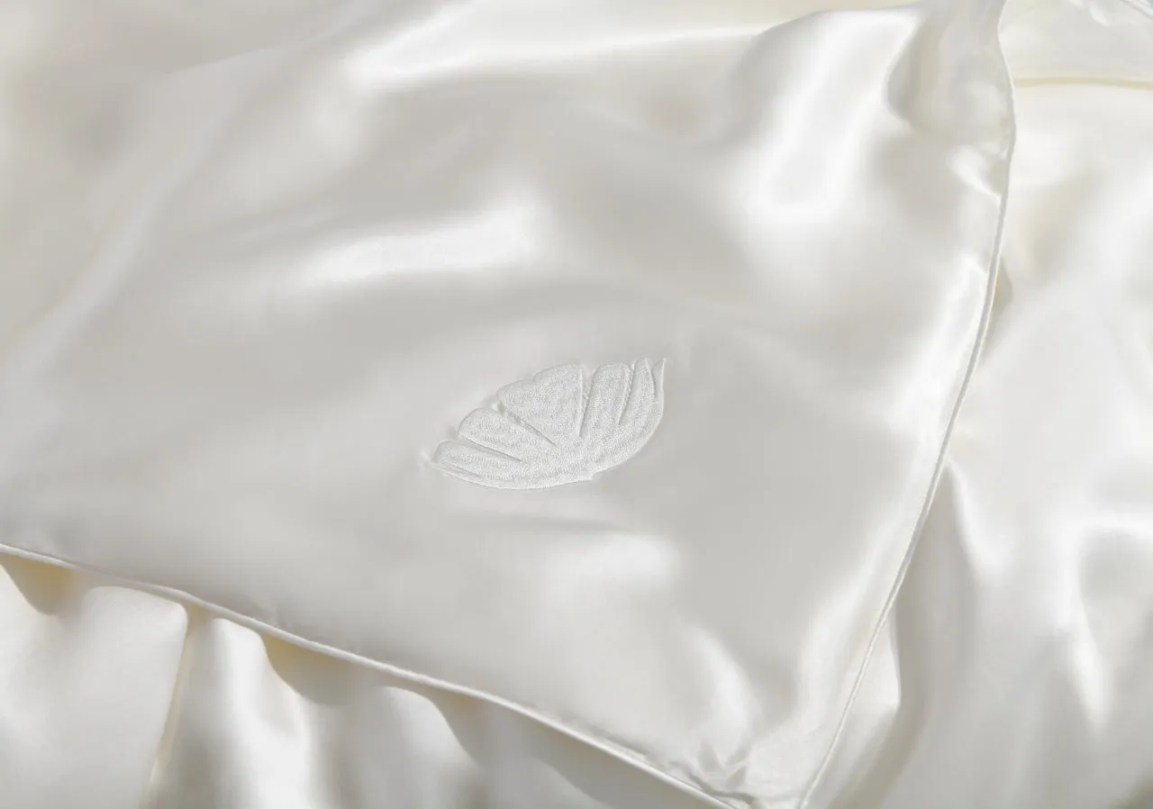Silk Comforter with Silk Shell by La Seta